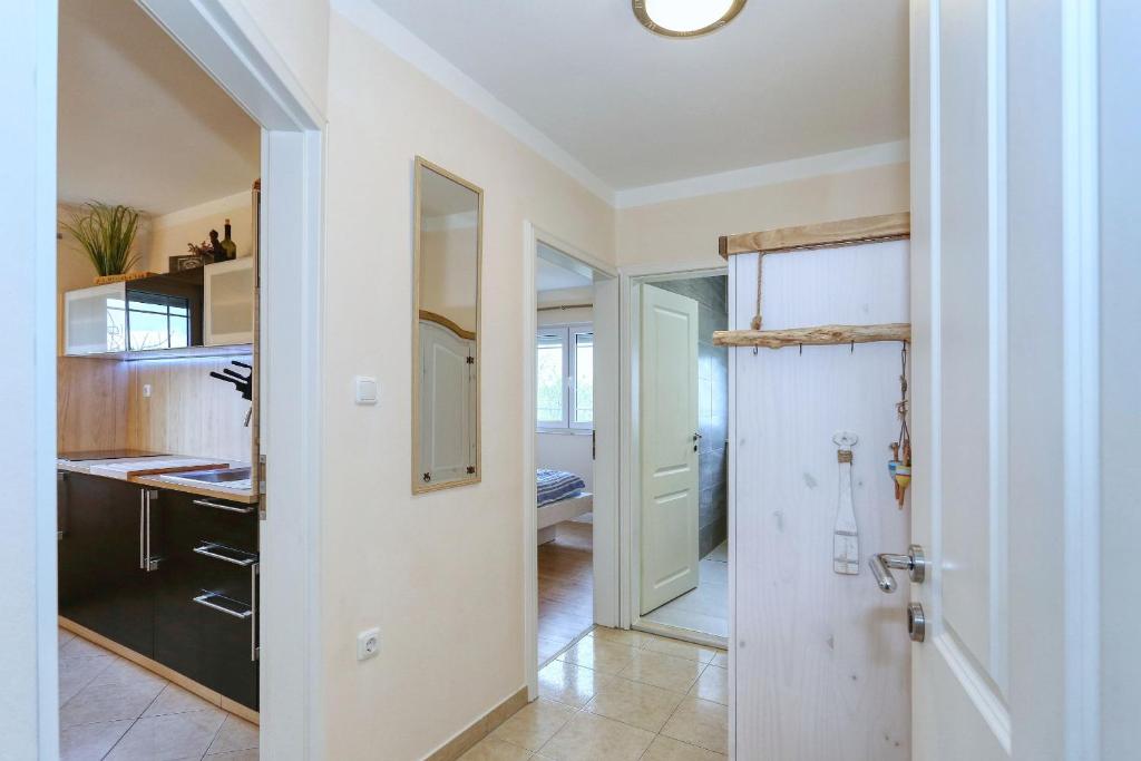 Zaton beach Appartement 1 mit Terrasse und Grill hochmodern und Strandnah photo 1