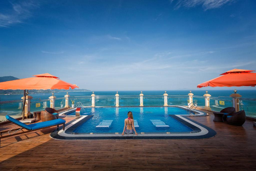 7 Seven Sea Hotel