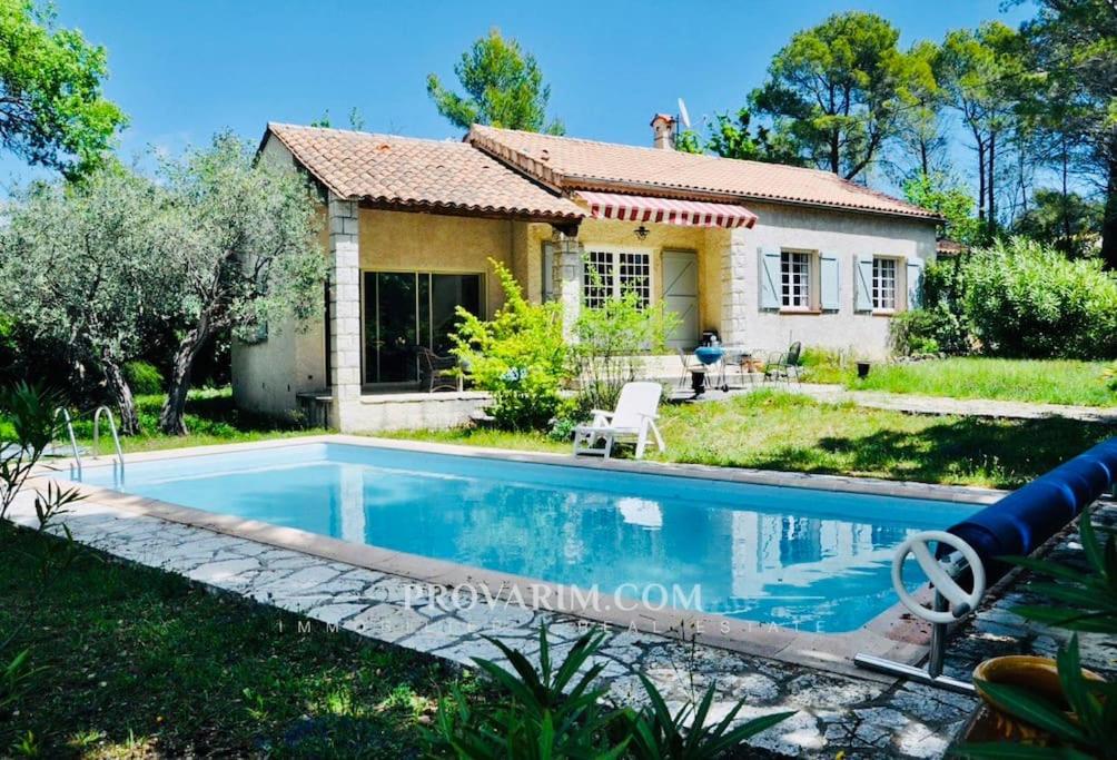 Peaceful house with pool