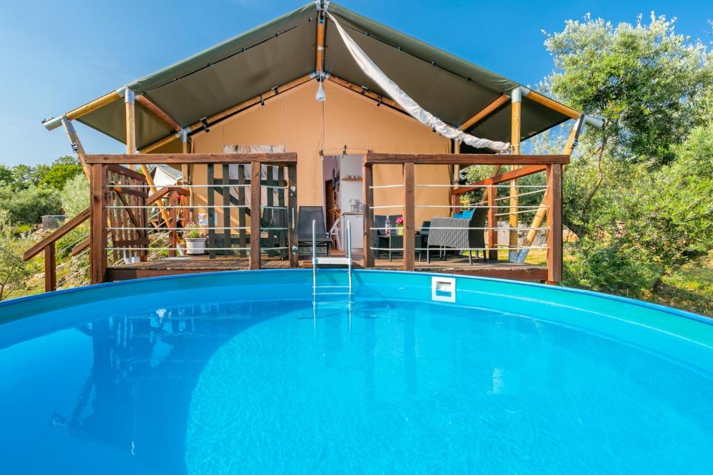 Prima insula glamping photo 2