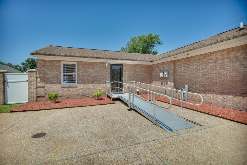 Centrally Located Hampton Home 6 Mi to Downtown! photo 1