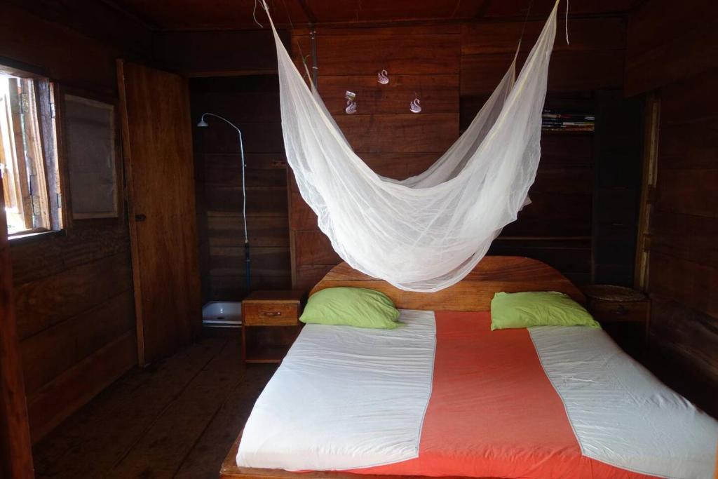 Robinson's Hut photo 3