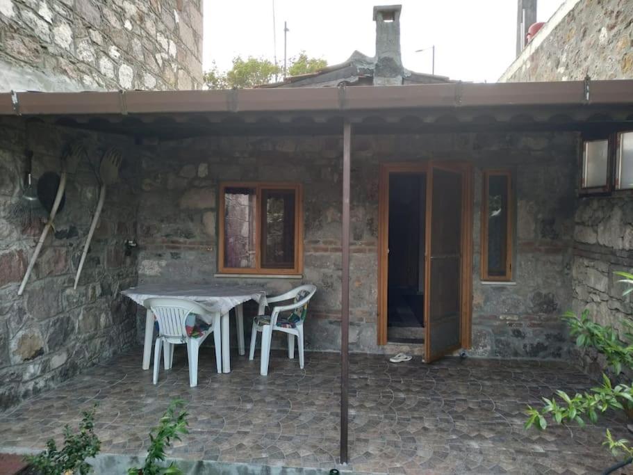 Küçük taş evde otantik bir tatil keyfi… photo 3