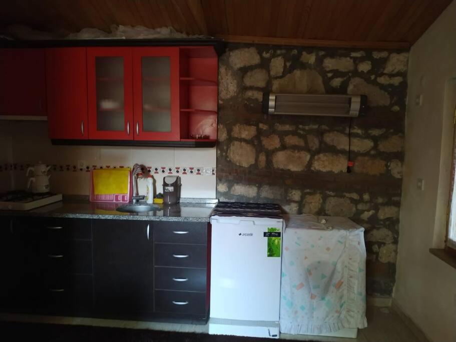 Küçük taş evde otantik bir tatil keyfi… photo 4
