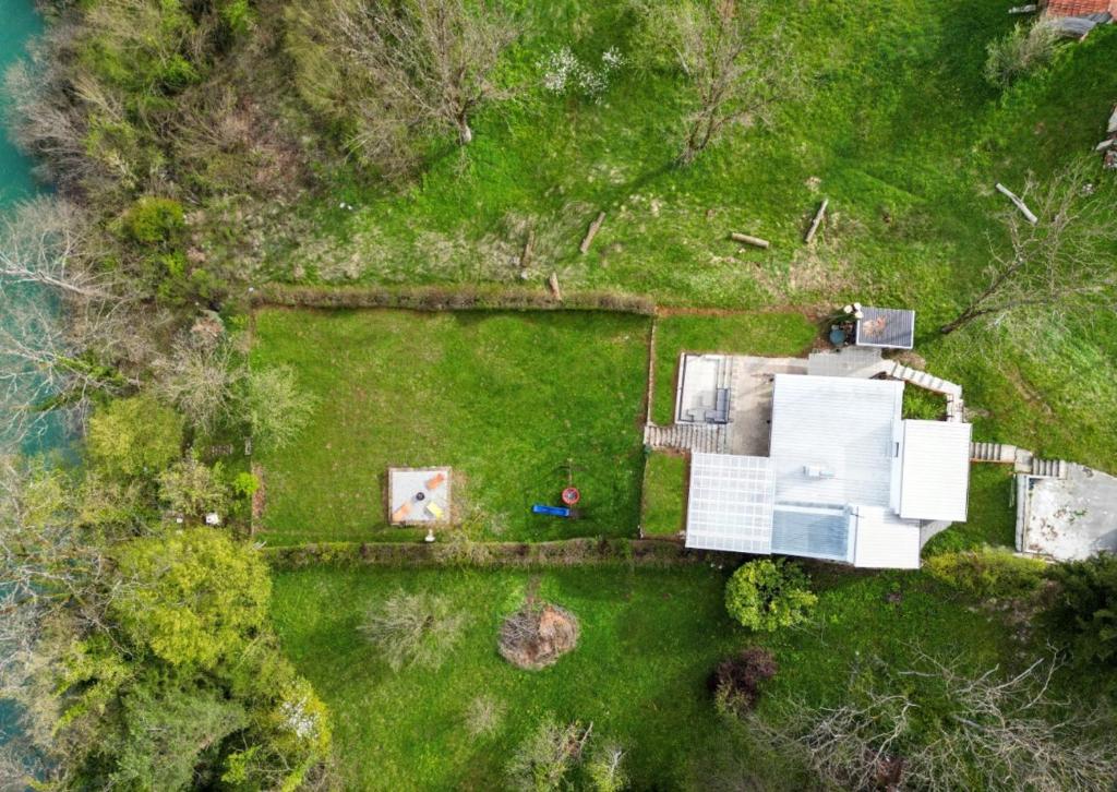 Pixie House - Mrežnica, private pier, hot tub photo 2
