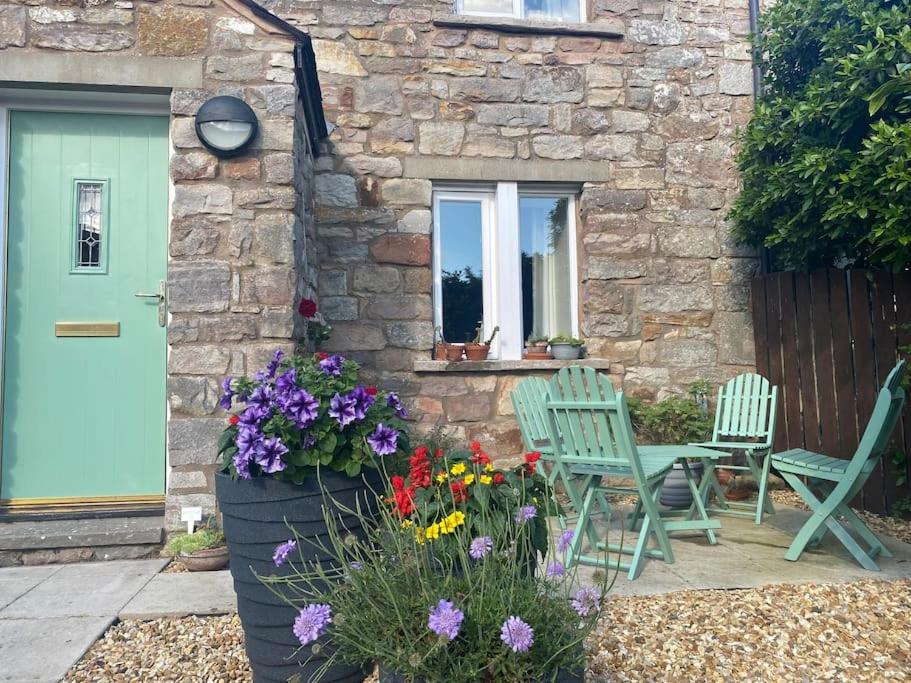 Idillic Two bed country cottage Room Type - Two-Bedroom House