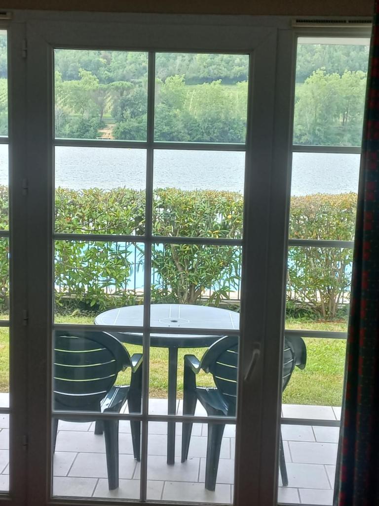 appartement au bord du lac photo 4