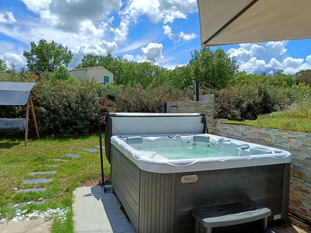 Belle villa avec piscine et spa photo 1