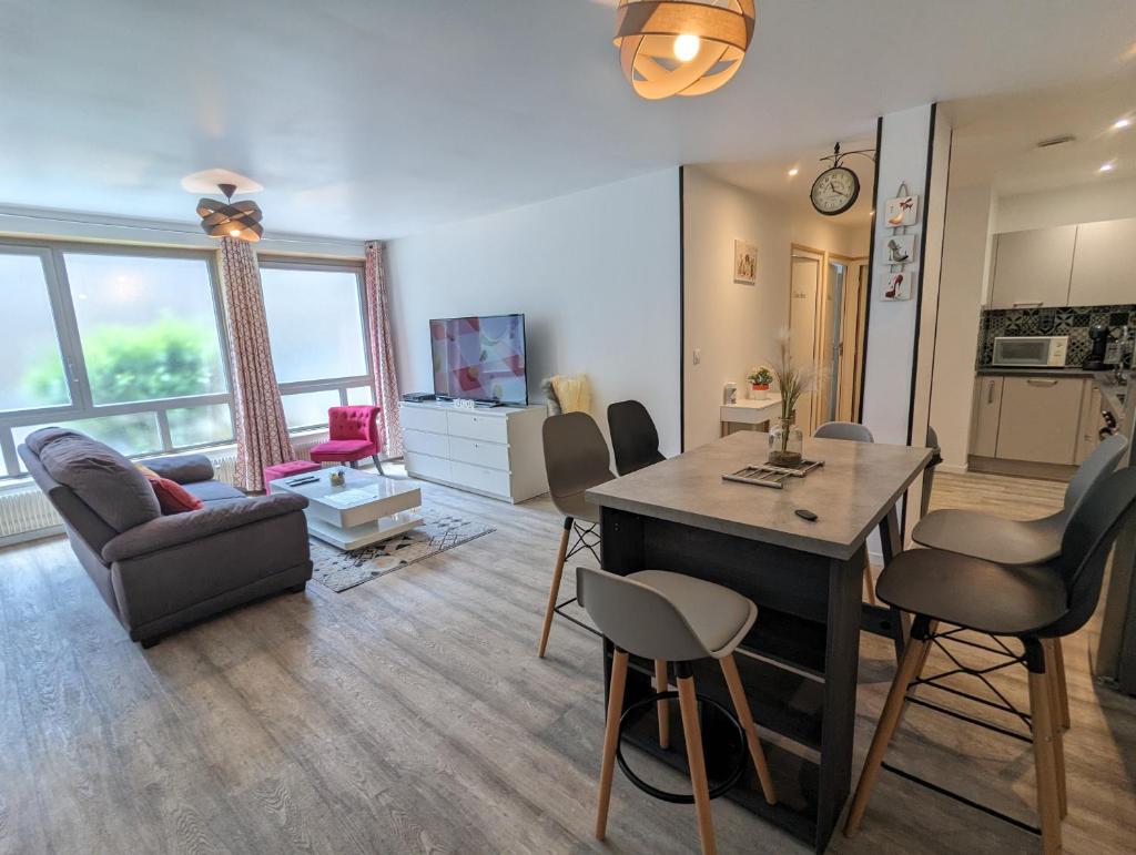 Beau-Jean, Un Cocon Sympa 5 min à Pied du Centre-Ville, Parking Privé, à 10 min du CHU photo 4