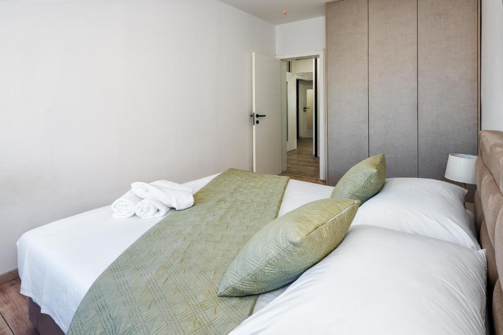 Split Serenity/ Suite with Sea View Balcony photo 2