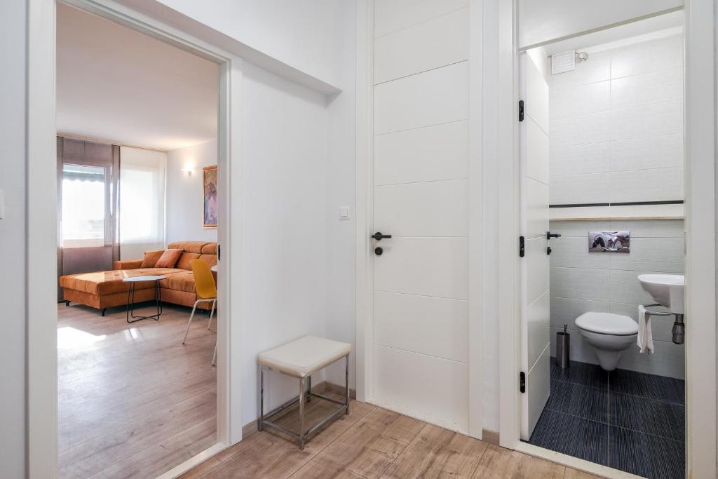 Split Serenity/ Suite with Sea View Balcony photo 4