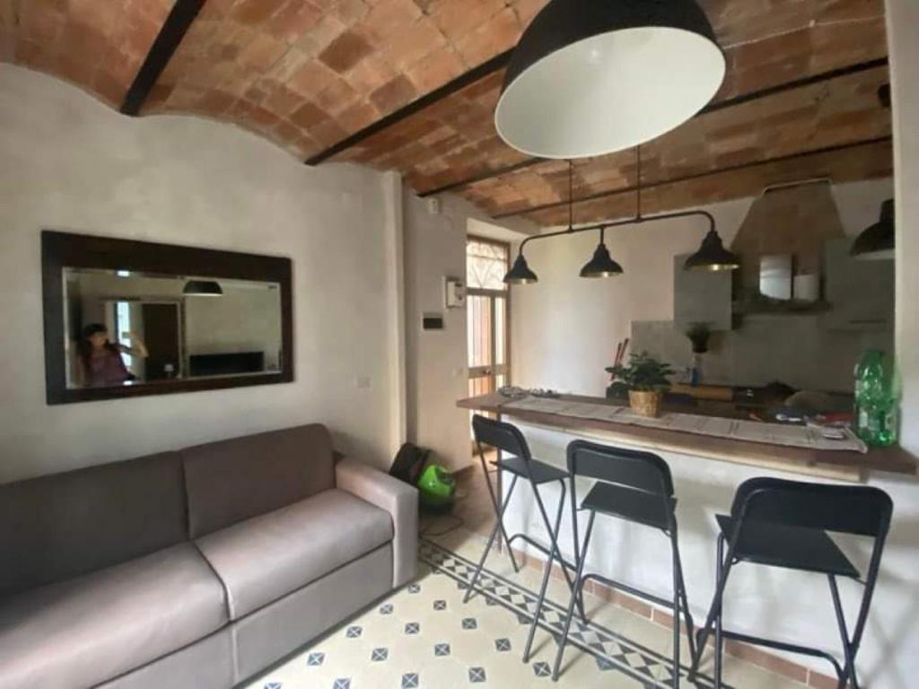 Urban city room photo 3