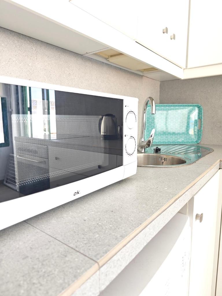Cozy Apartment in front of the Natural Pools photo 2
