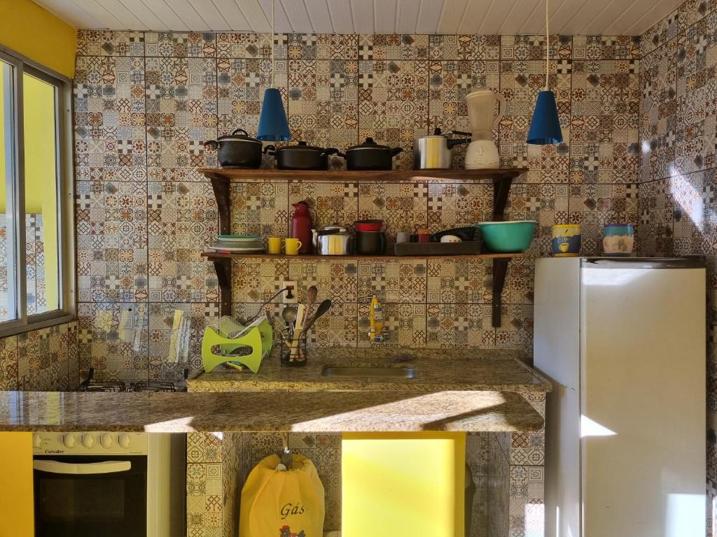 Cantinho Feliz de Muriqui / Casa amarela photo 3