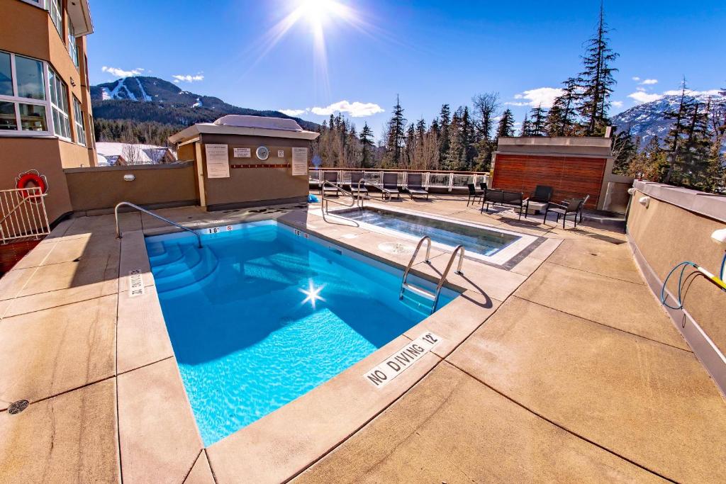 Le Chamois 510 Ski In&Out, Blackcomb Base, Newly Renovated, Common Pool, HotTub photo 1