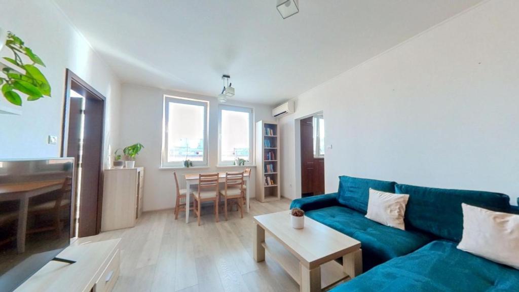 Air conditioned, 2 room Apartment, New City photo 2
