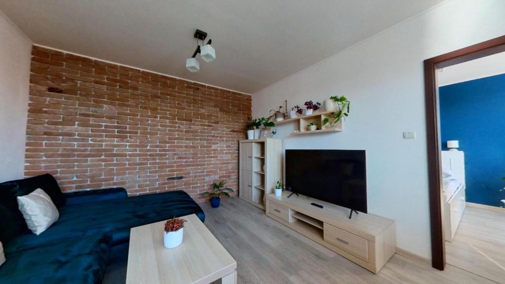 Air conditioned, 2 room Apartment, New City