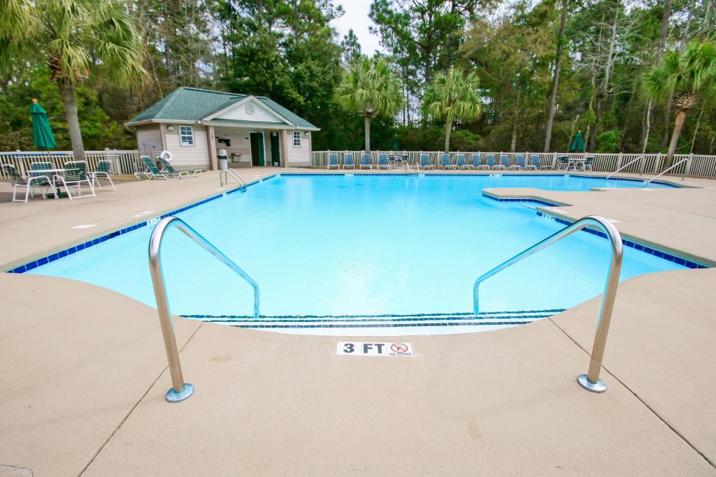 Pinehurst Condos, Unit 6-J photo 2