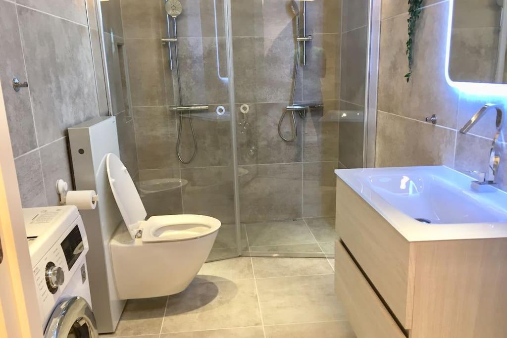 Extraordinary apartment with double shower photo 3