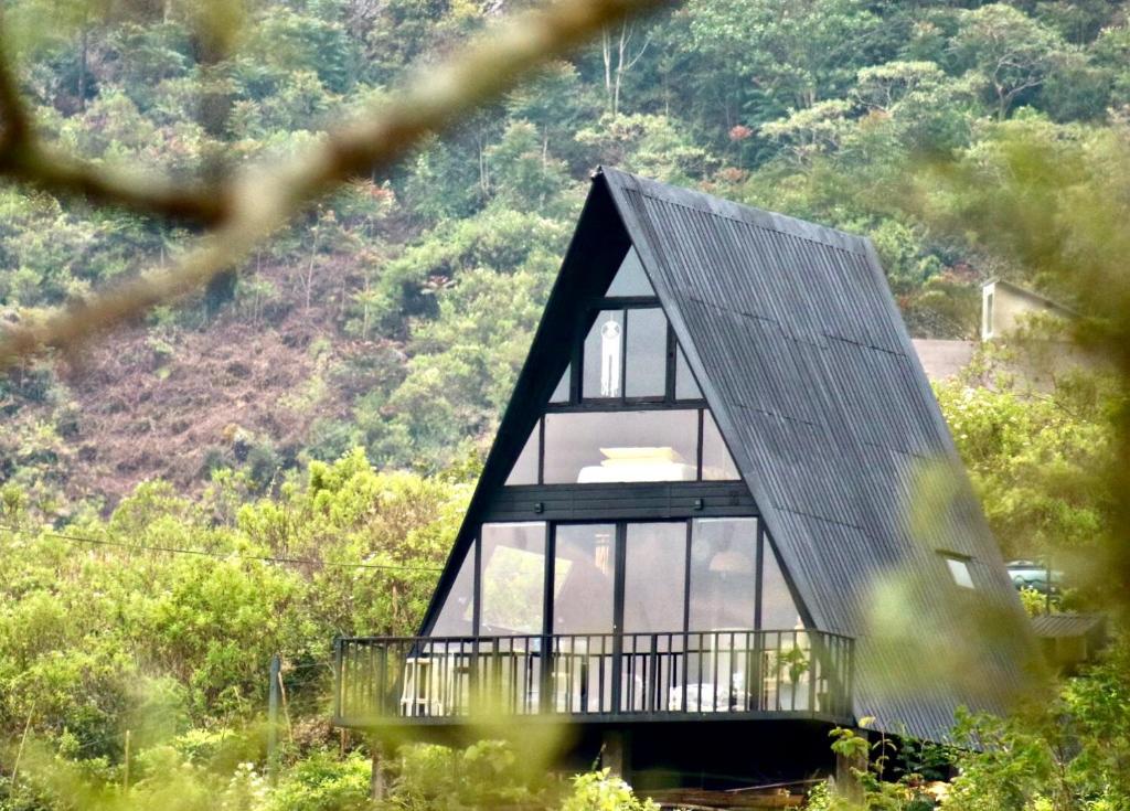 The ZenDen-Cozy Cabin Perfect For Couples