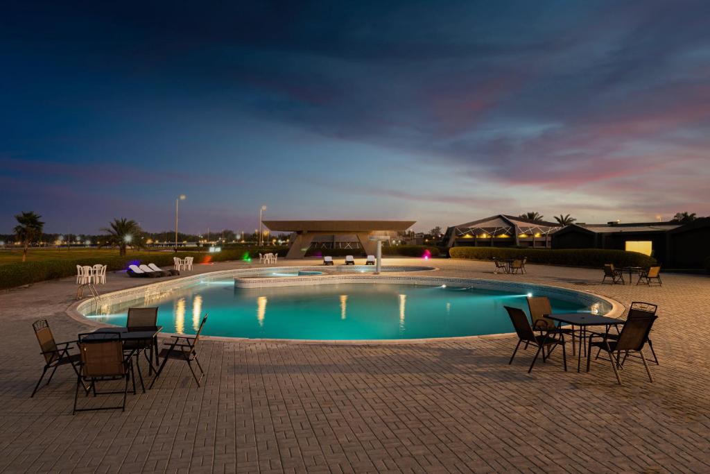 HDB Al Khobar Resort & Spa - Tap to explore photos