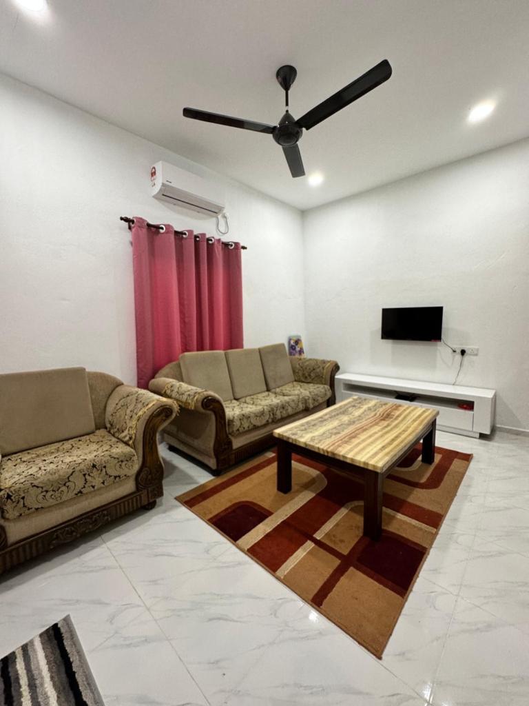 Aura Beach homestay Penarik