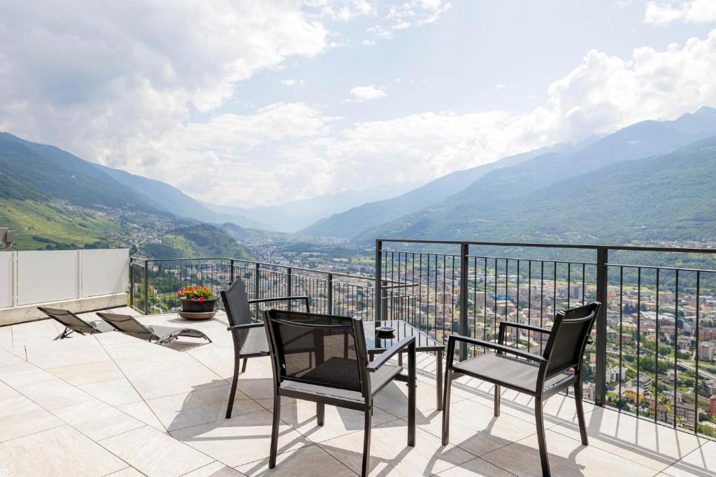 REVO Apartaments - Gualzi63 the Best View photo 4
