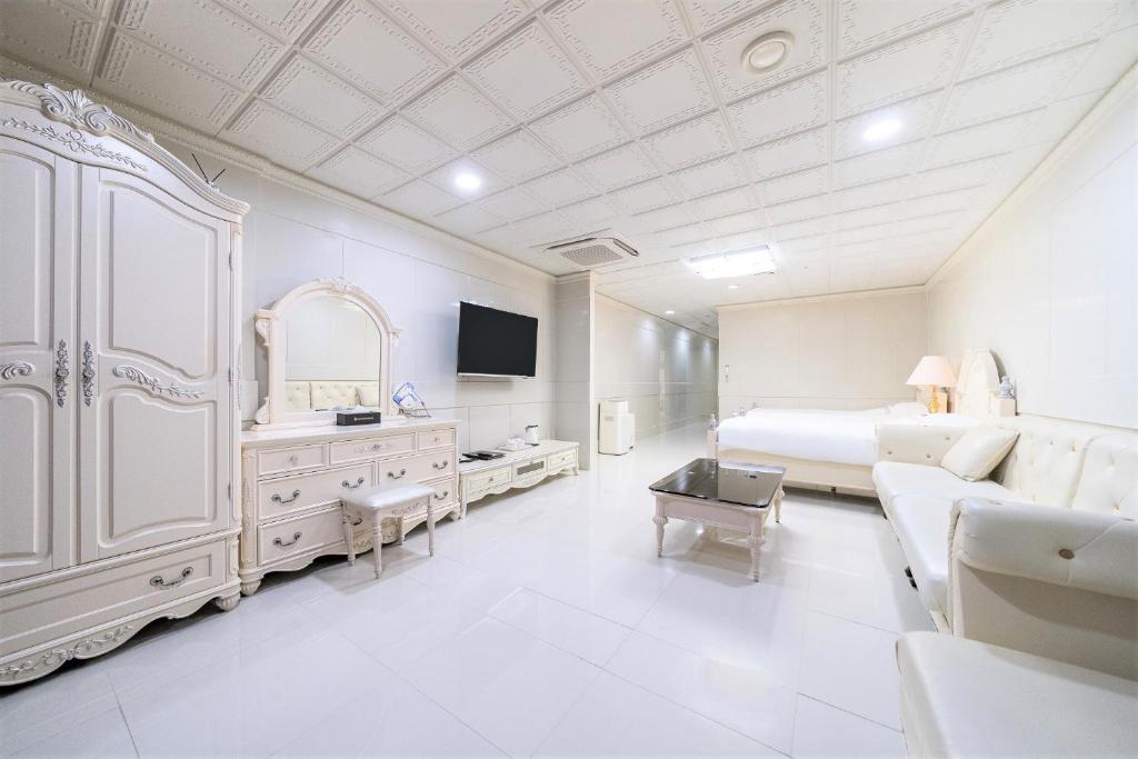 Donghae Medical Spa Convention Hotel photo 2