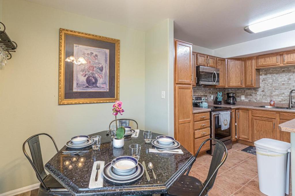 Orchid Iii - In-town Charming Townhome! photo 3