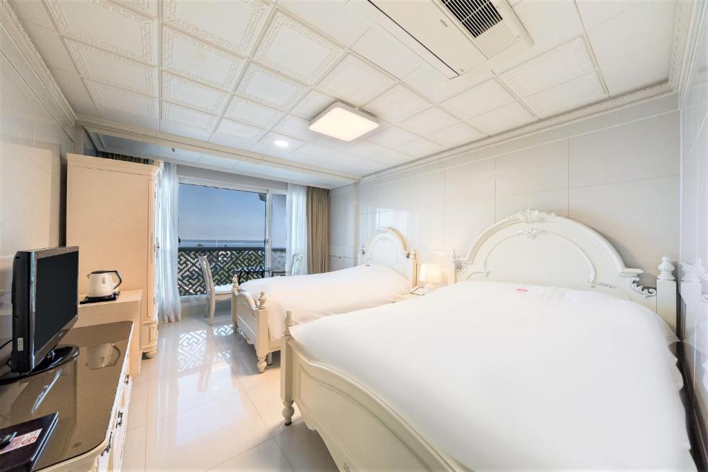 Donghae Medical Spa Convention Hotel photo 1