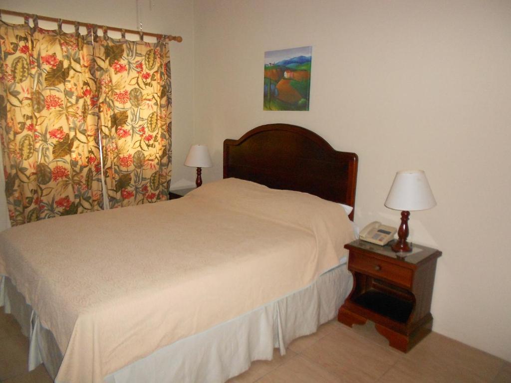Pipers Cove Resort photo 1