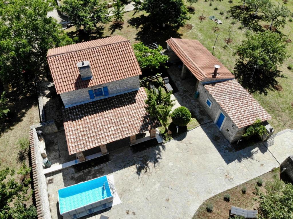 Family-sized renovated Istrian house w/lavand field - 20min from Rovinj. photo 4
