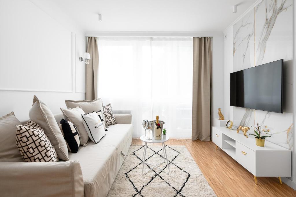Glam & Modern by Cooee Apartments photo 1