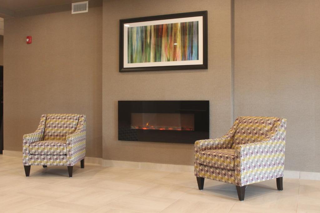Meridian Inn & Suites Lloydminster photo 3