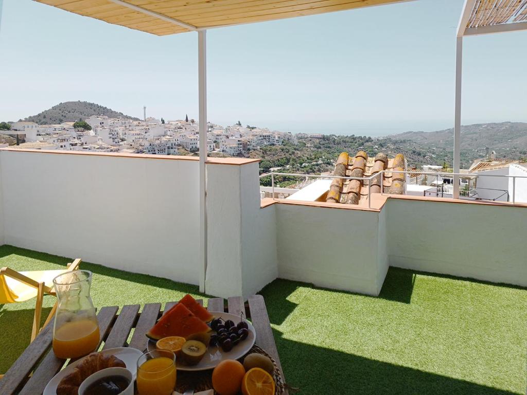 Las Pizarrillas: tu hogar en este blanco pueblo photo 4