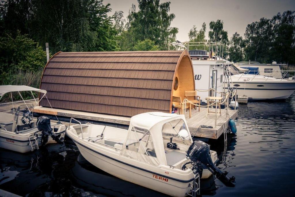 Schwimmpod an der Peene photo 1