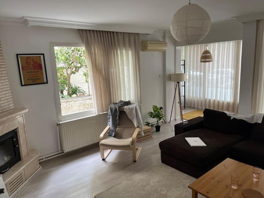 250 m walking distance to metro