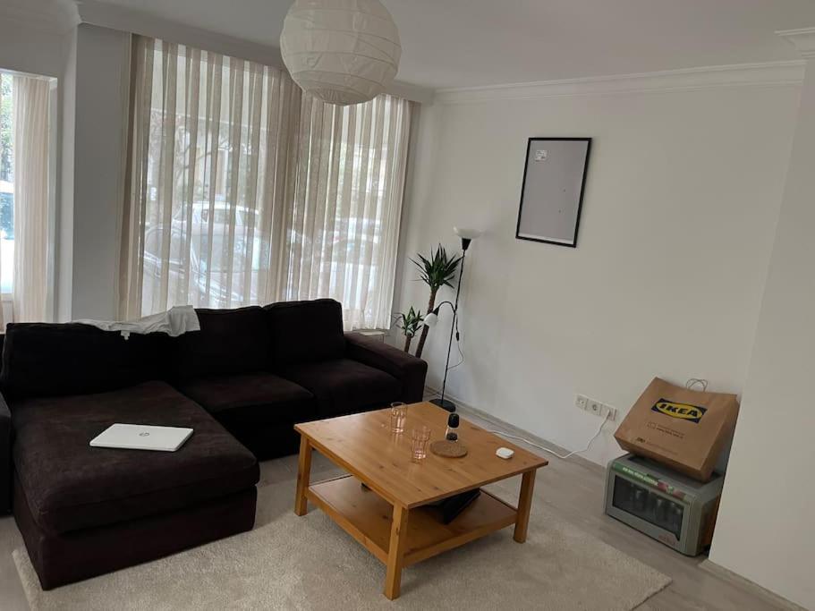 250 m walking distance to metro photo 2