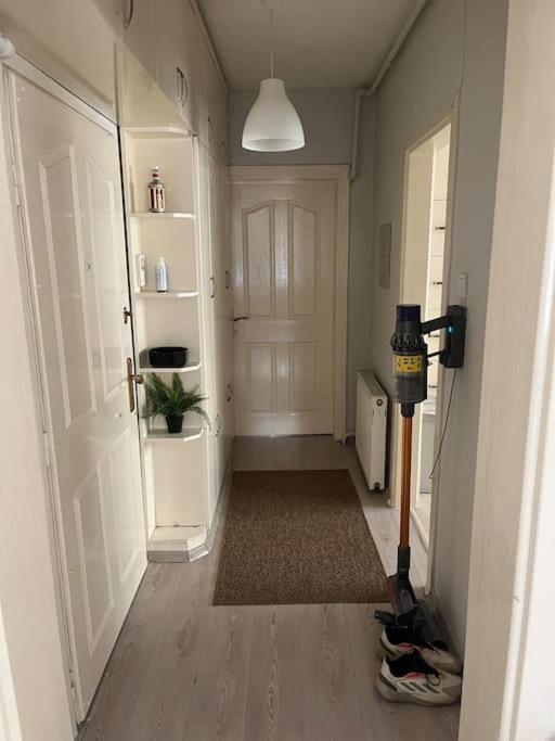 250 m walking distance to metro photo 4