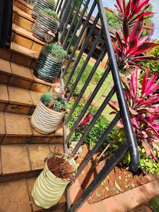 Charming 1 bedroom house with garden view in Nairobi! photo 2