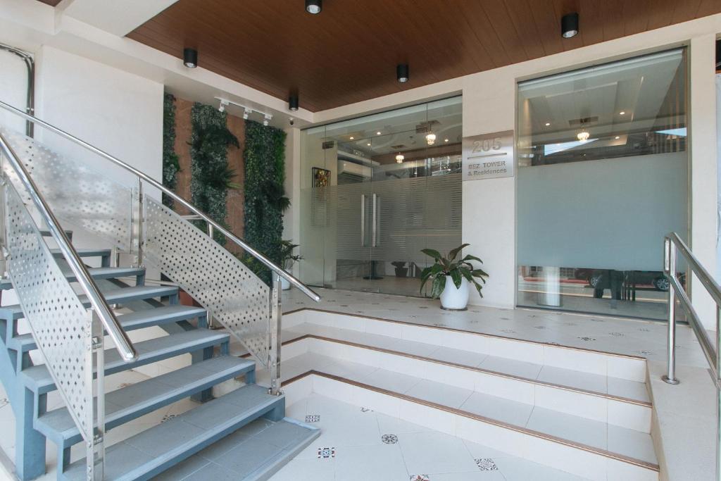 RedDoorz Plus @ Bez Tower and Residences San Juan photo 1