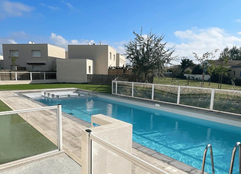 Le rêve au soleil les pieds dans l'eau - Villa 6 personnes en résidence avec piscine à 700 m des plages photo 1
