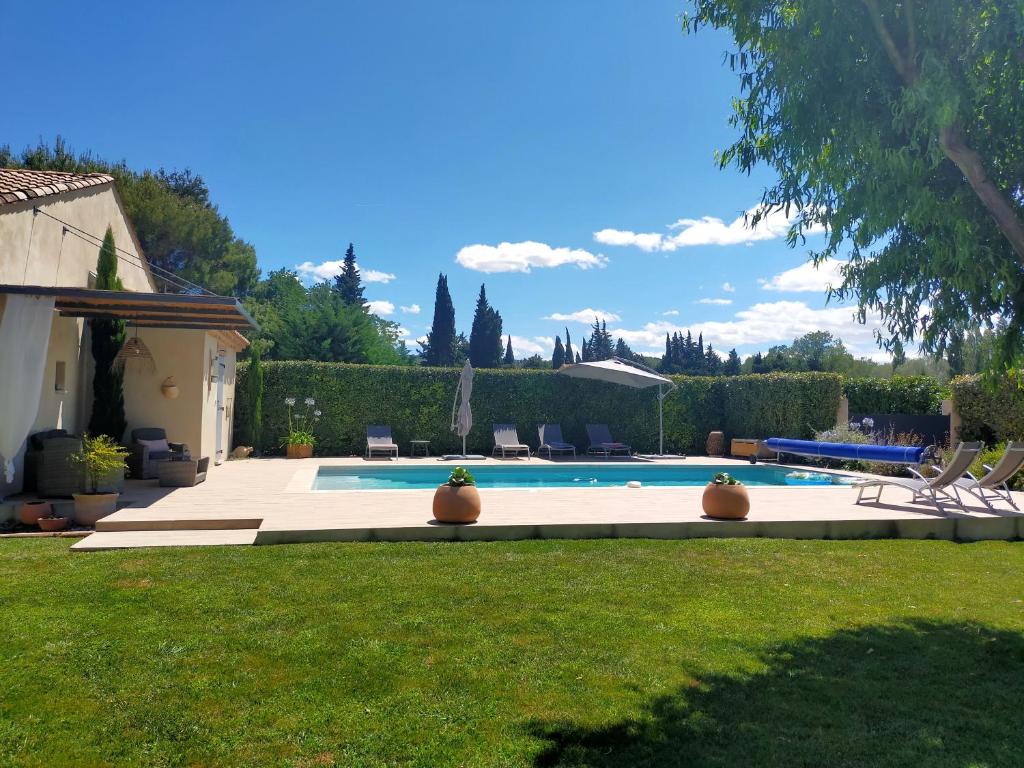 Lou Mazet provençal à Eygalières - Piscine privée photo 4