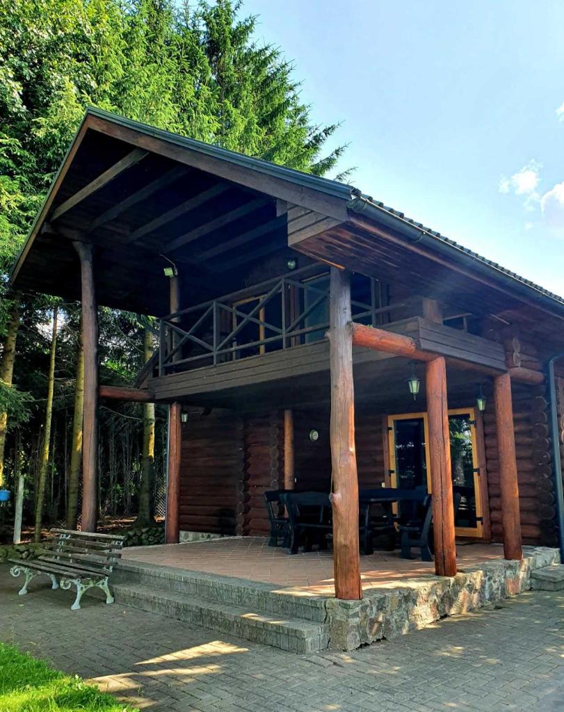 Pirtis ant ežero kranto.Rami ir išpuoselėta aplink photo 3