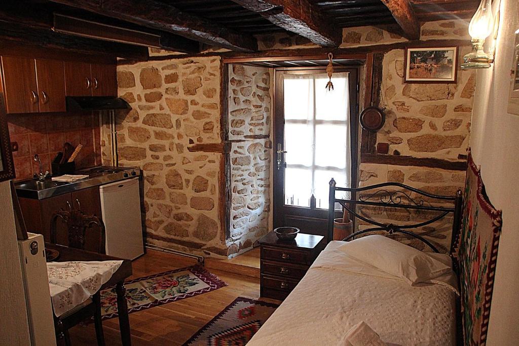 ΤΑ ΚΩΝΣΤΑΝΤΑΔΙΚΑ photo 4