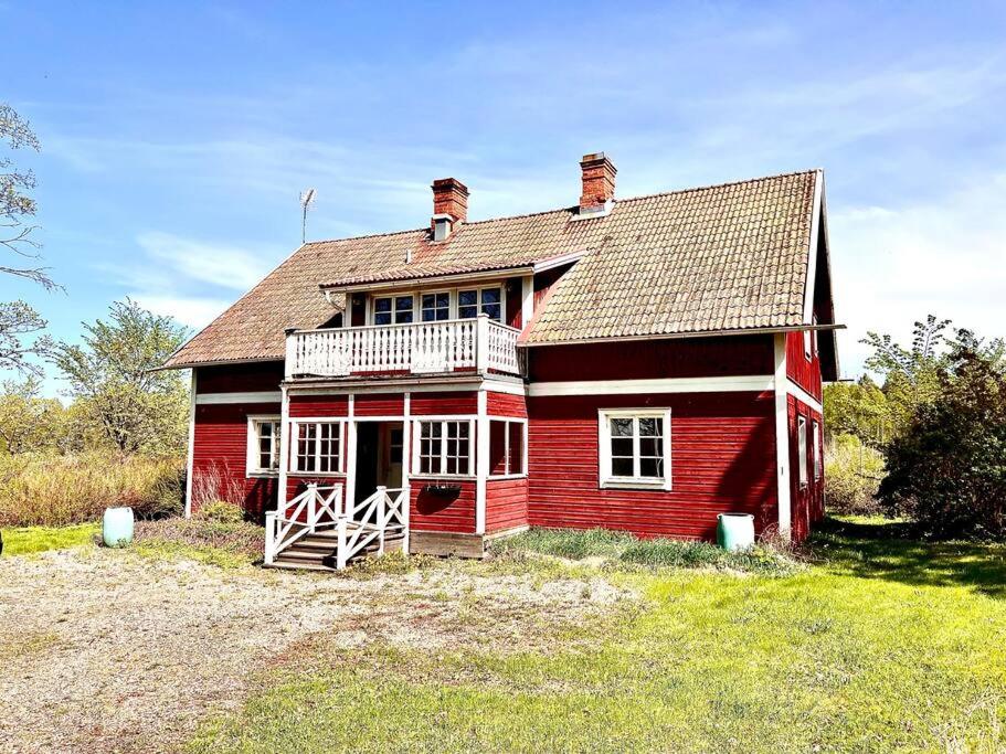 Sjönära lantgård i Bergslagen photo 1