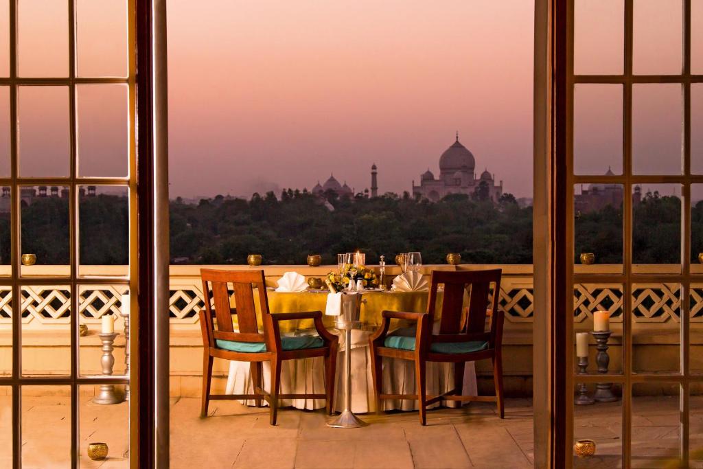 Сьюит (Суперлюкс с балконом и видом на Тадж-Махал), The Oberoi Amarvilas Agra