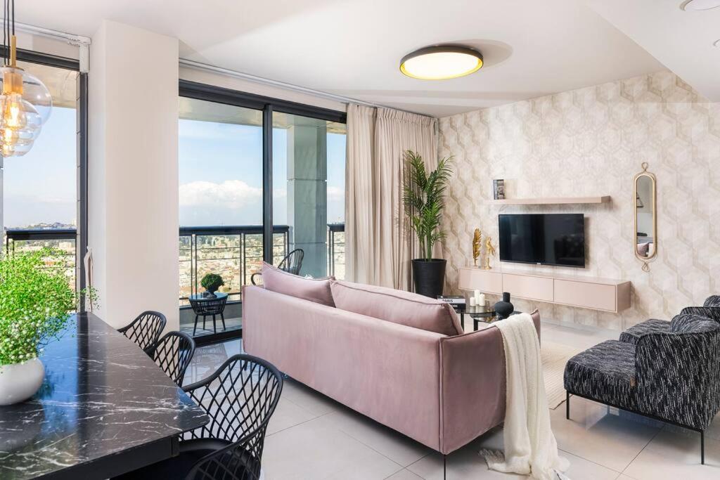 The Holy View Apartment 84