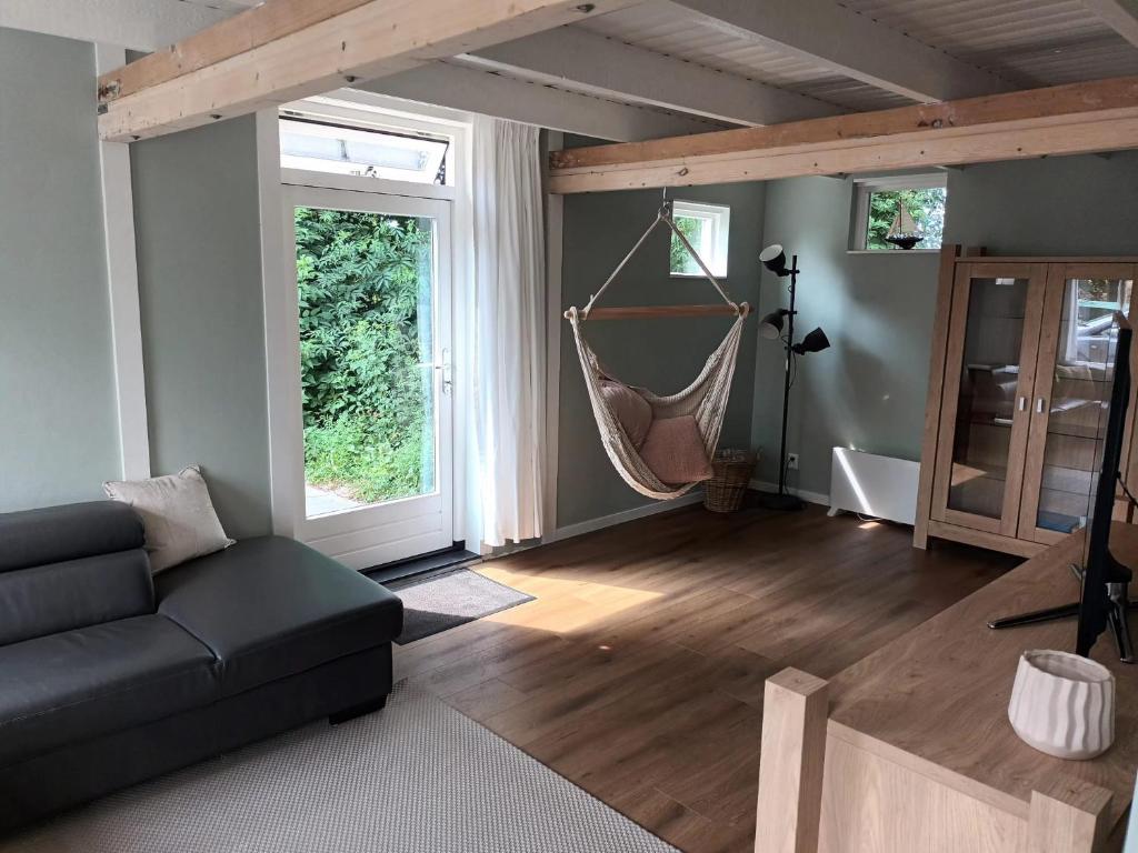 'Vakantiehuisje Natuurlijk! - nabij molen, meer, strand & stad' photo 2
