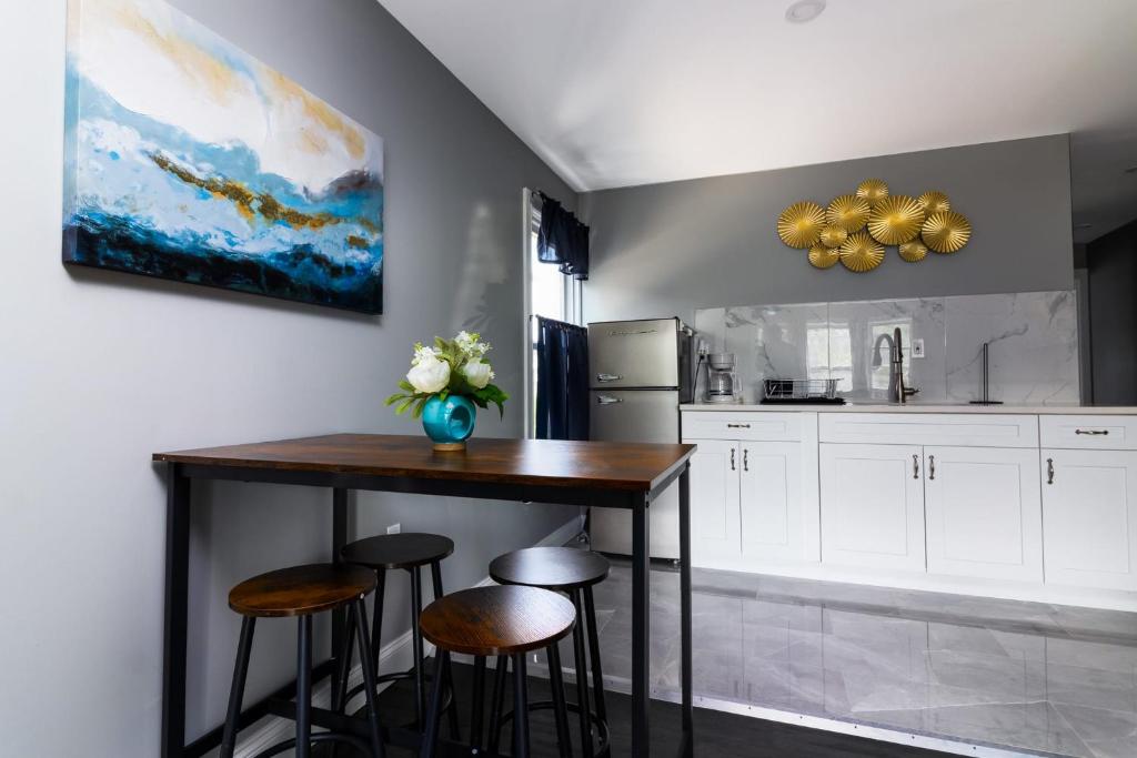 Quaint 1 Bedroom Apartment Sleeps 4 photo 4